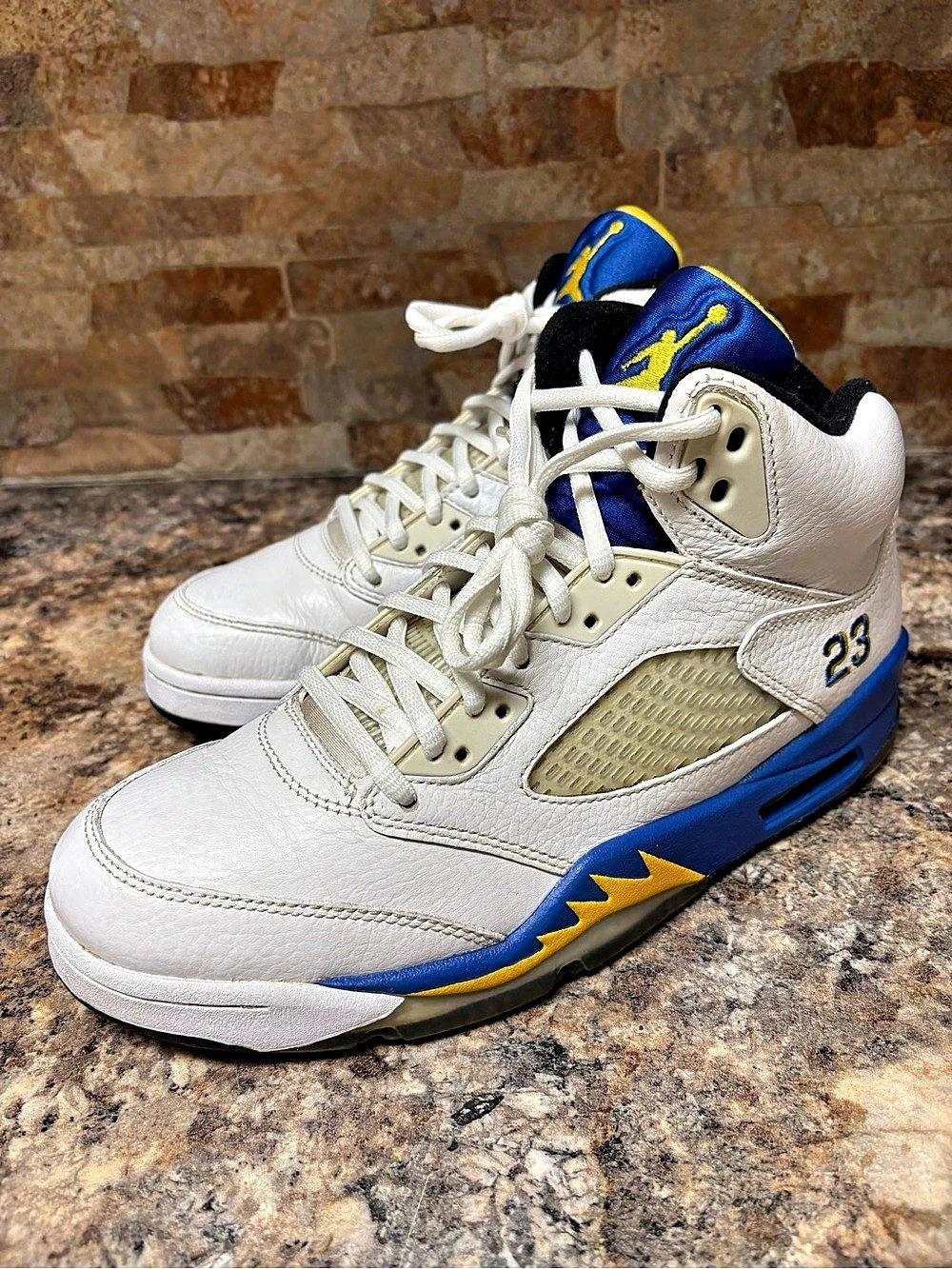 Air Jordan 5 Retro 2013 Laney 136027-189 Size 8